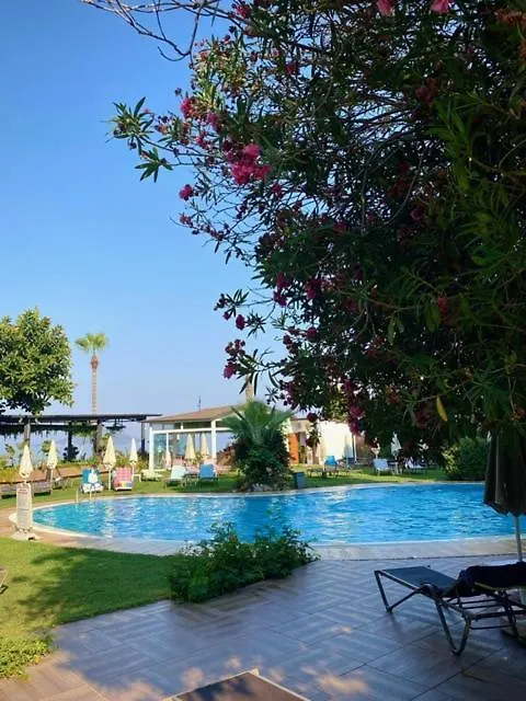 Hotel Mutlu 페티예