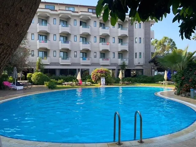 Hotel Mutlu 페티예